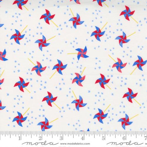 1 Yard Pre-Cut Fabric - Moda Holiday Americana White Pinwheels