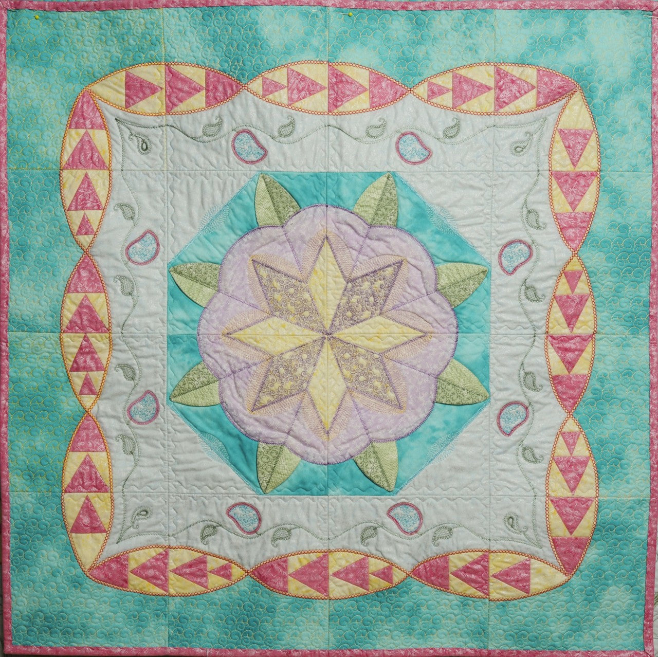 Border files also make this beautiful quilt.